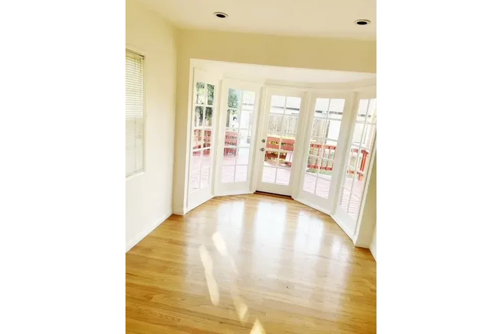 $1600 : NoHo Rental image 4