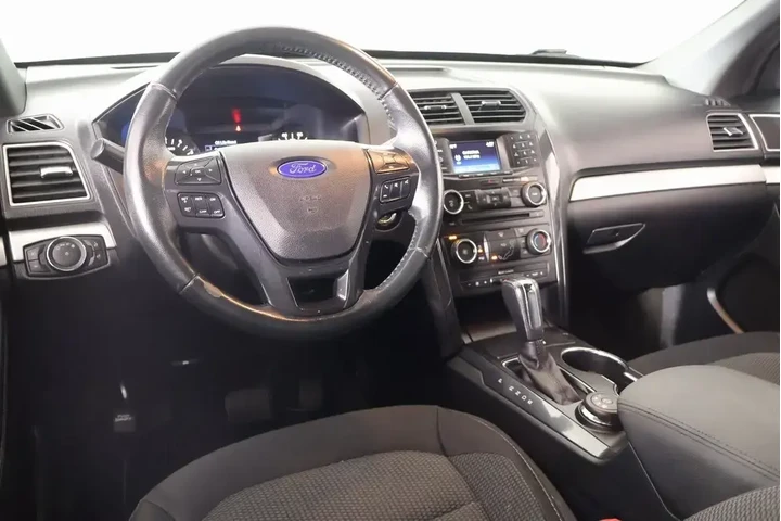 $12997 : Ford Explorer 2017 AWD XLT 4 image 2