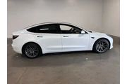 $25738 : Tesla Model 3 2022 AWD Long thumbnail