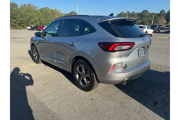 $21292 : Ford Escape 2023 ST-Line 4dr image 6