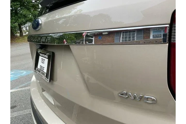 $12985 : Ford Explorer 2017 AWD Limit image 10