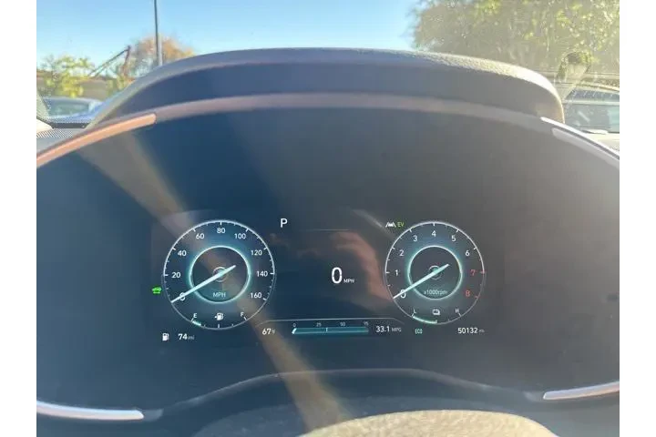 $27900 : Hyundai SANTA FE Plug-In Hyb image 7