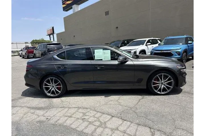 $29500 : Genesis G70 2025 2.5T Standa image 2
