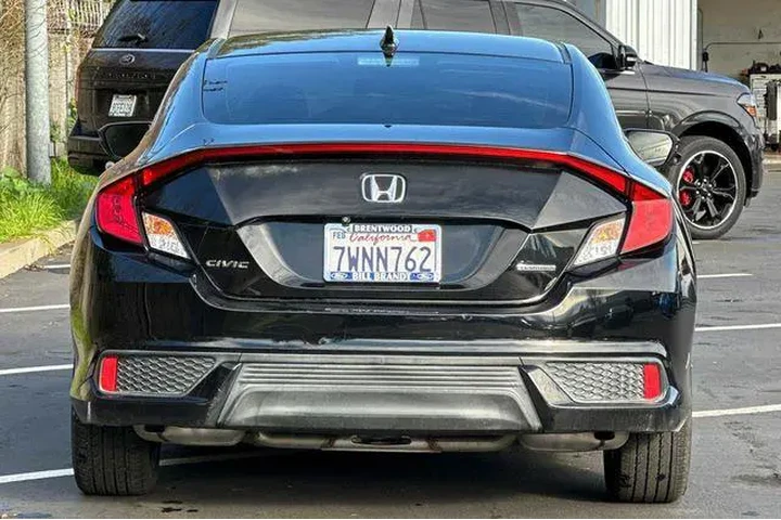 $18594 : Honda Civic 2017 Touring 2dr image 8