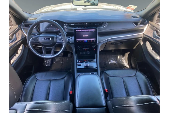 $39597 : Jeep Grand Cherokee L 2024 4 image 10