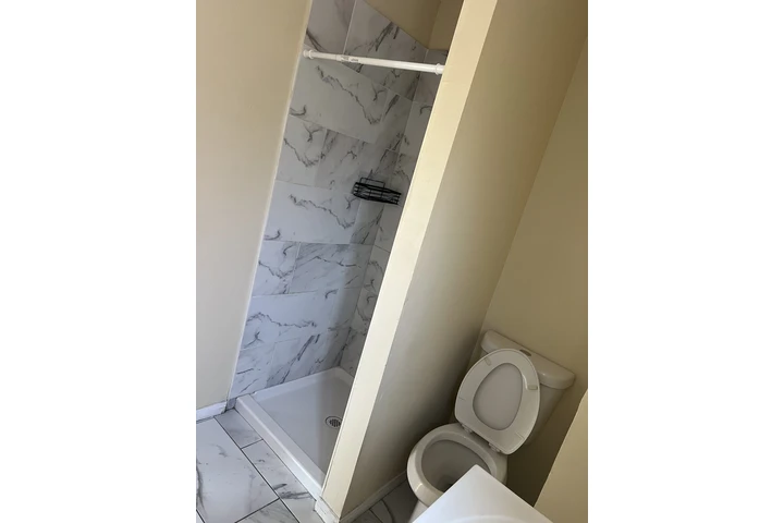 $1700 : 1Recamana Duplex Renta Compton image 10