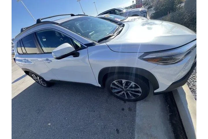 $26900 : Toyota Corolla Cross 2023 XL image 1