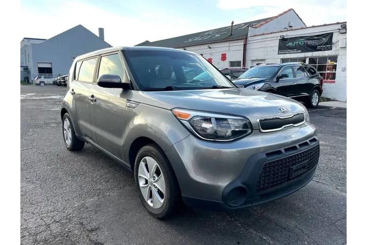 $10450 : 2016 Soul image 4