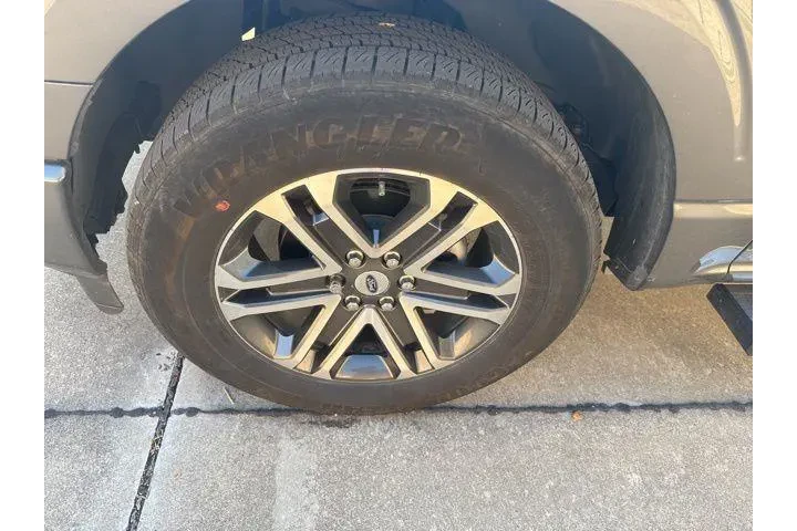 $33320 : Ford F-150 2023 4x2 XL 4dr S image 9