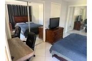 $1000 : SE RENTA HABITACIÓN AMUEBLADA thumbnail