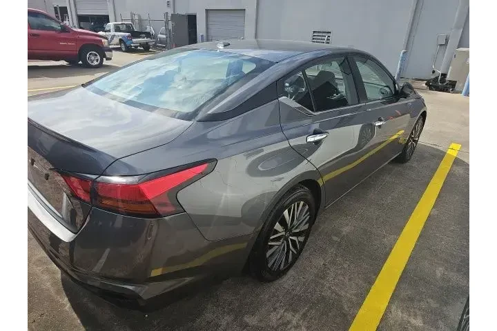 $21958 : Nissan Altima 2025 2.5 SV 4d image 3