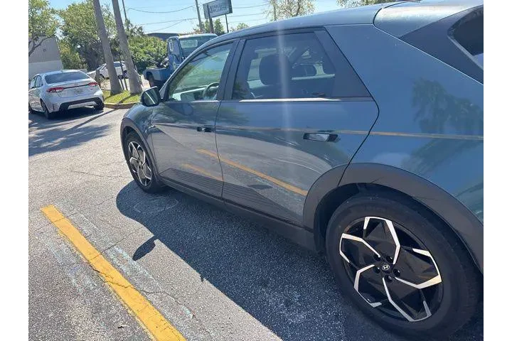 $17879 : Hyundai IONIQ 5 2022 SEL 4dr image 4