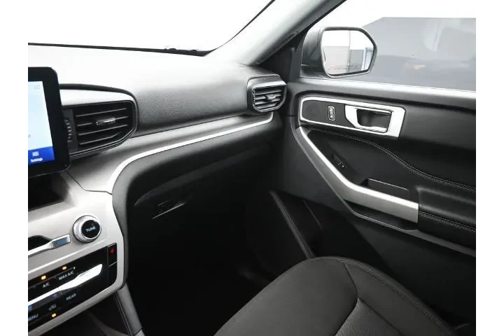 $26952 : Ford Explorer 2023 XLT 4dr S image 6