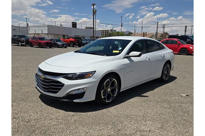 $20350 : Chevrolet Malibu 2024 LT 4dr image 1