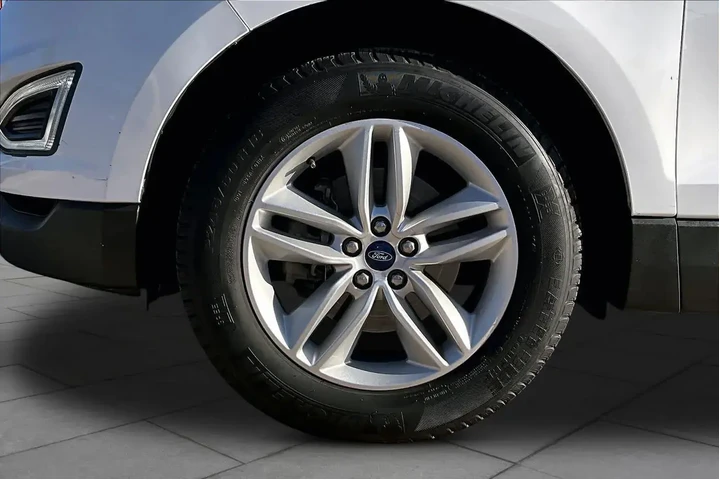 $16938 : Ford Edge 2018 SEL 4dr Cross image 10
