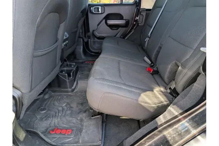 $23450 : Jeep Wrangler Unlimited 2019 image 8