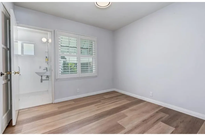 $2470 : 3 bedroom house in South Gate image 8