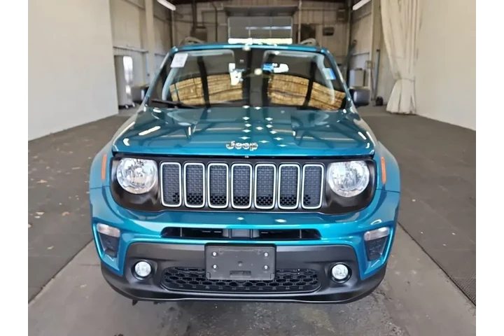 $17993 : Jeep Renegade 2022 4x4 (Red) image 2