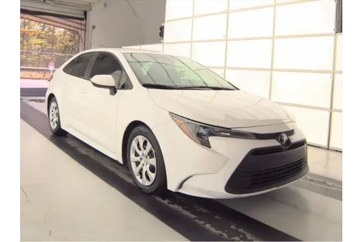 $20293 : Toyota Corolla 2024 LE 4dr S image 3