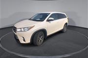 $19900 : PRE-OWNED 2019 TOYOTA HIGHLAN thumbnail