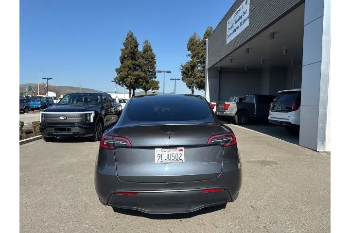 $29950 : Tesla Model Y 2023 AWD Long image 6
