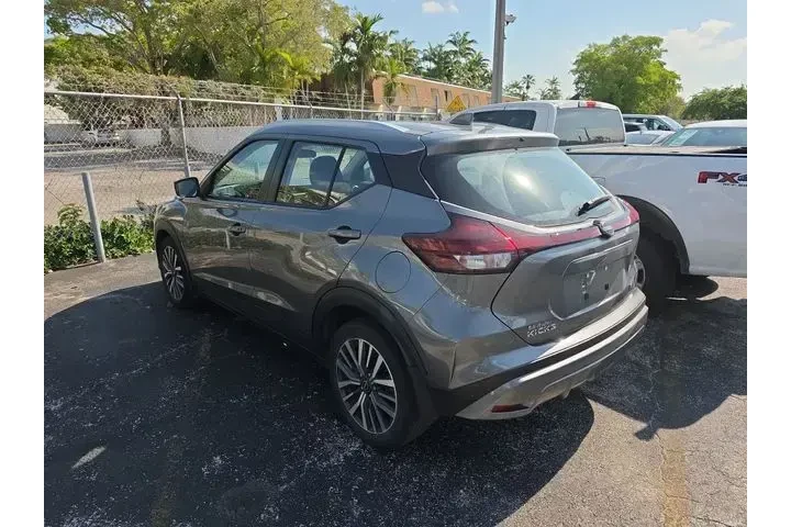 $16590 : Nissan Kicks 2023 SV 4dr Cro image 4