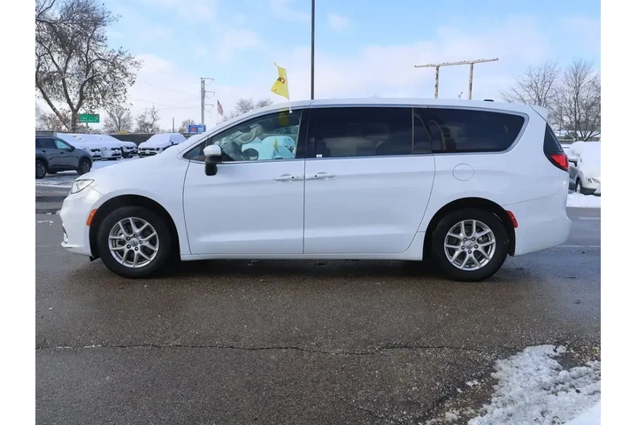 $25577 : Chrysler Pacifica 2023 Touri image 5