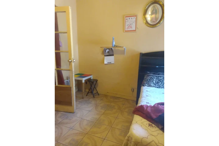 $900 : Rento Cuarto image 1