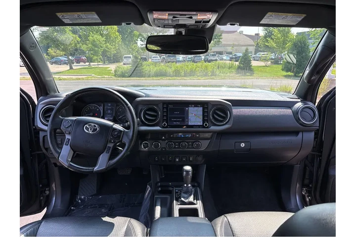 $31789 : Silver Certified2022 Tacoma T image 4