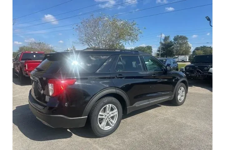 $27500 : Ford Explorer 2023 XLT 4dr S image 4