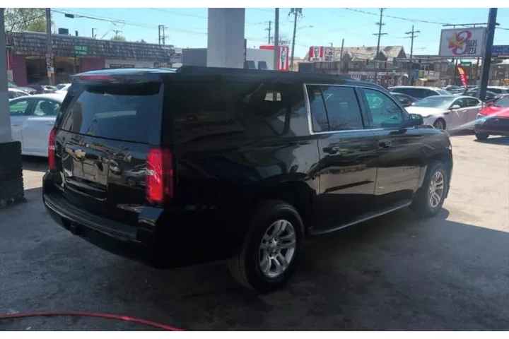$16500 : 2017 Suburban LS image 2