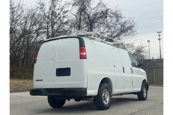 $10999 : 2020 Express 2500 image 5