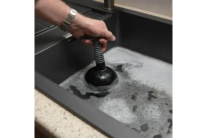 Plomero de emergencia 24/7 image 1