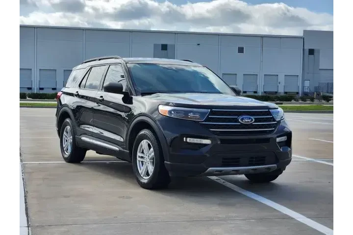 $26309 : Ford Explorer 2023 AWD XLT 4 image 3