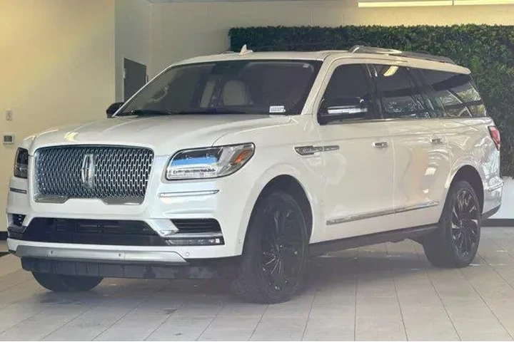 $33366 : Lincoln Navigator L 2018 4x4 image 8