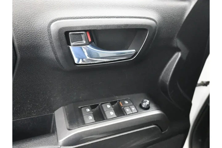 $39100 : Toyota Tacoma 2022 4x4 TRD S image 10