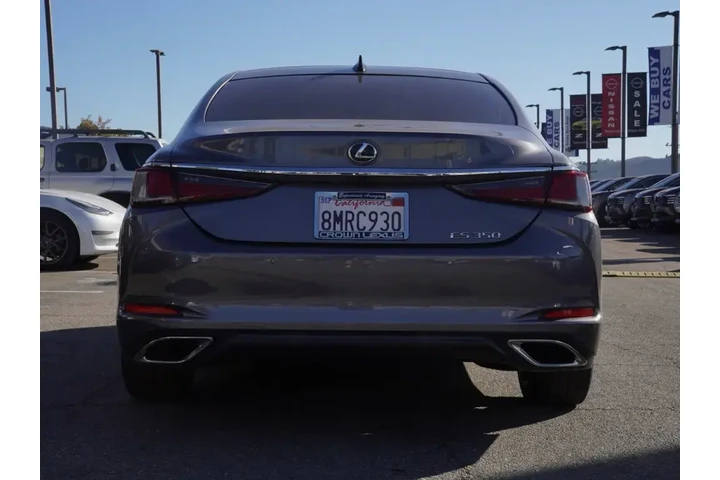 $22001 : Lexus ES 350 2019 F SPORT 4d image 5