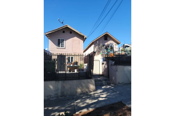 4 units de venta Boyle Heights image 2