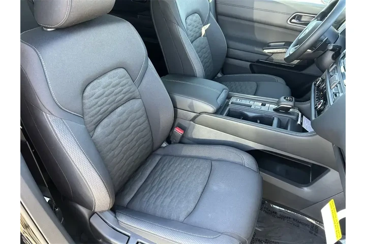 $38475 : Nissan Pathfinder 2025 S 4dr image 10