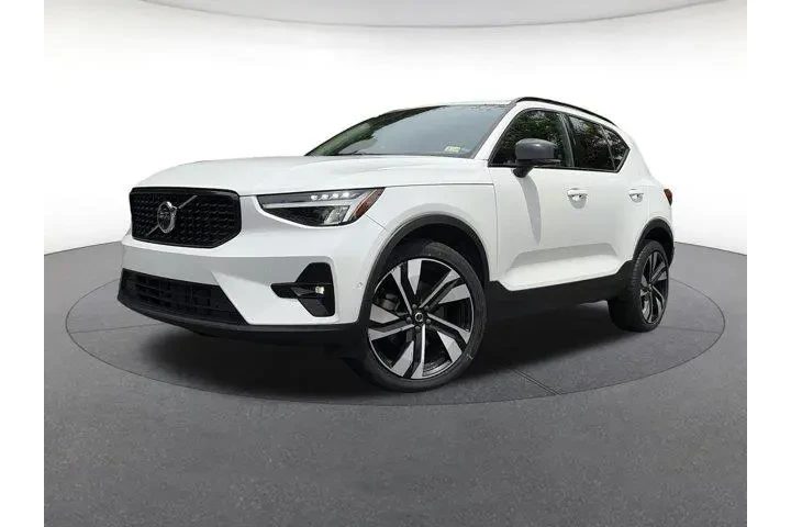 $29488 : Volvo XC40 2024 AWD B5 Plus image 1