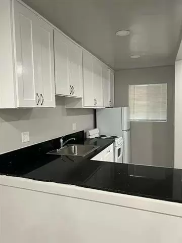 $1600 : 2bed 1Bathroom for RENT image 2