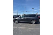$24990 : Chrysler Pacifica 2023 Touri thumbnail