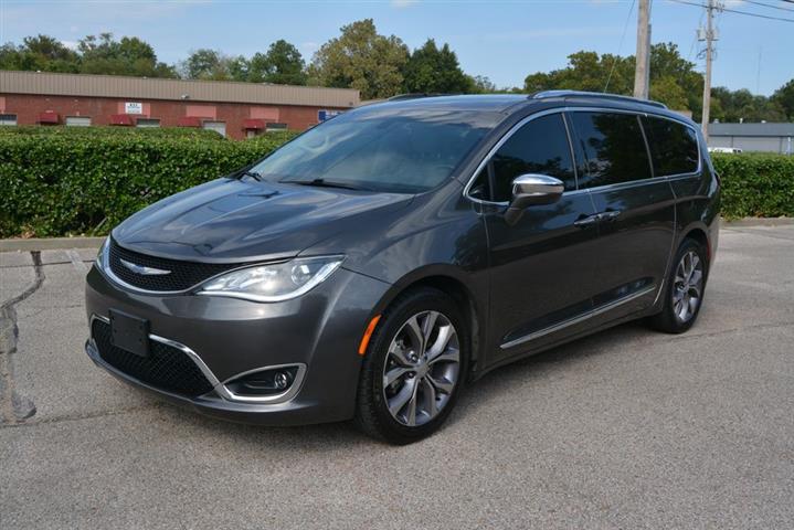 2019 Pacifica Limited image 4