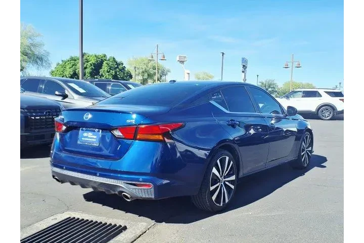 $17977 : Nissan Altima 2022 2.5 SR 4d image 6