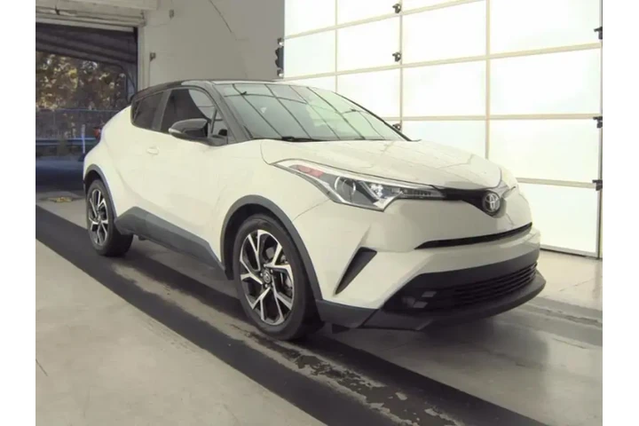 Toyota C-HR 2019 LE 4dr Cros image 4