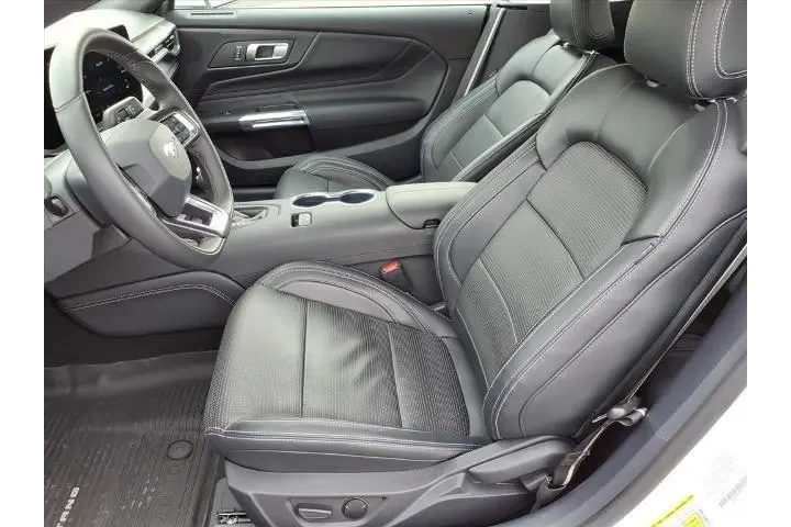 $34795 : Ford Mustang 2024 EcoBoost 2 image 8