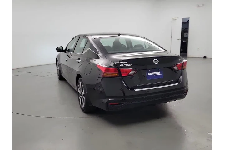 $18998 : Nissan Altima 2021 2.5 SV 4d image 7