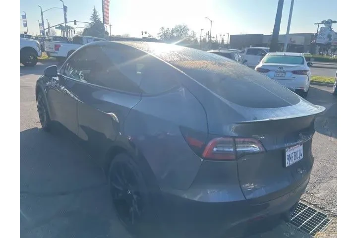 $27988 : Tesla Model Y 2021 AWD Long image 9