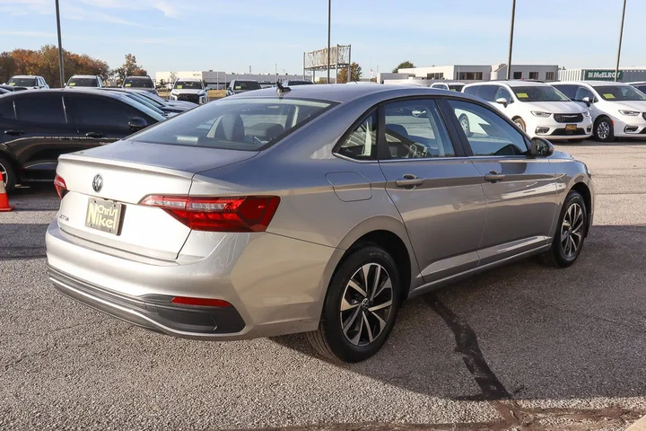 $18388 : 2024 Jetta S image 4