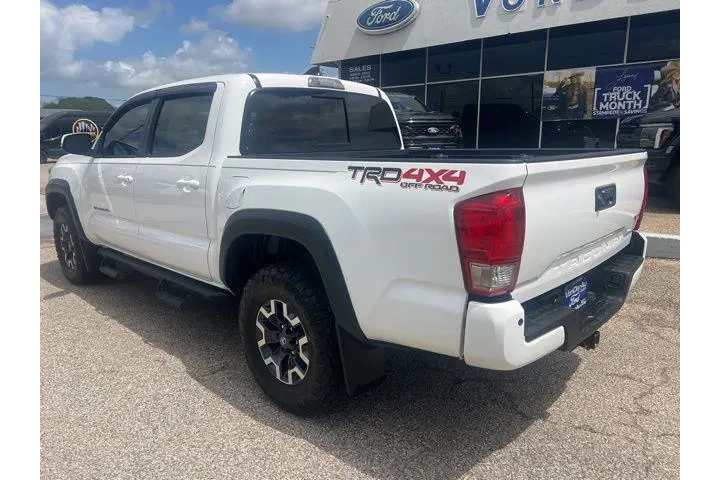 $26995 : Toyota Tacoma 2017 4x4 TRD P image 8
